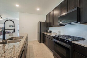 3605 Cedar Elm Trl in Lantana, TX - Building Photo - Building Photo
