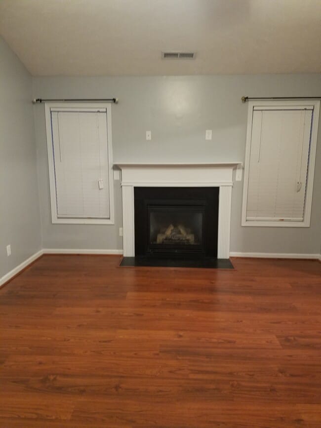 11 Tiger Tank Ct in Broadway, NC - Foto de edificio - Building Photo