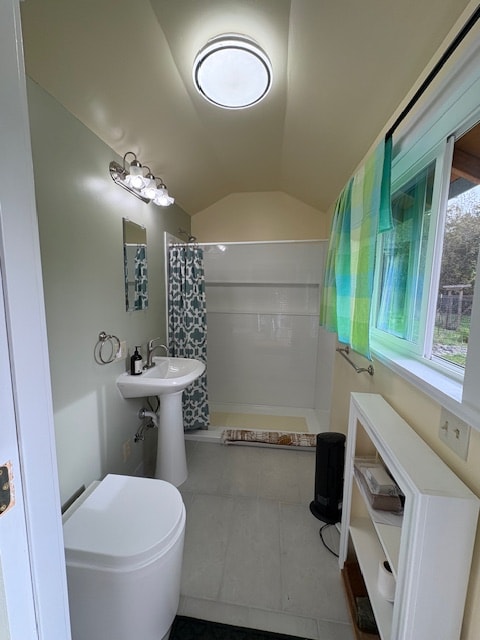 4595 Fieldbrook Rd in Mckinleyville, CA - Foto de edificio - Building Photo