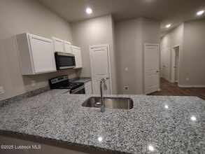 2121 N Jayton Ave in Lubbock, TX - Building Photo - Building Photo