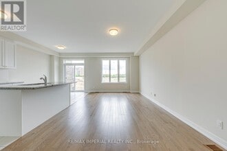 1176 Tanbark Ave in Oakville, ON - Building Photo - Building Photo