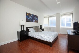 130 Water St in New York, NY - Building Photo - Building Photo