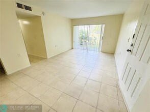 1101 Benoist Farms Rd in West Palm Beach, FL - Building Photo - Building Photo