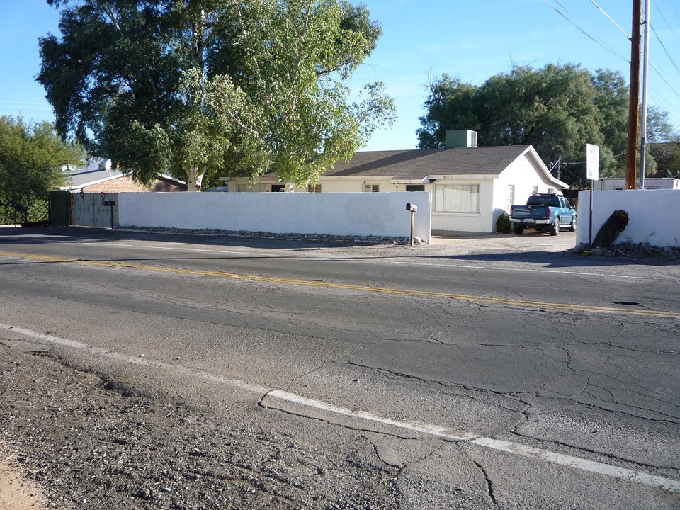 1154 N Beverly Ave in Tucson, AZ - Building Photo