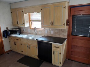 2819 N Lincoln St in Stillwater, OK - Building Photo - Building Photo