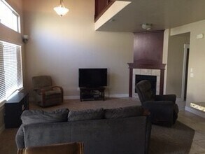 8943 Heights Dr in Sandy, UT - Building Photo - Building Photo