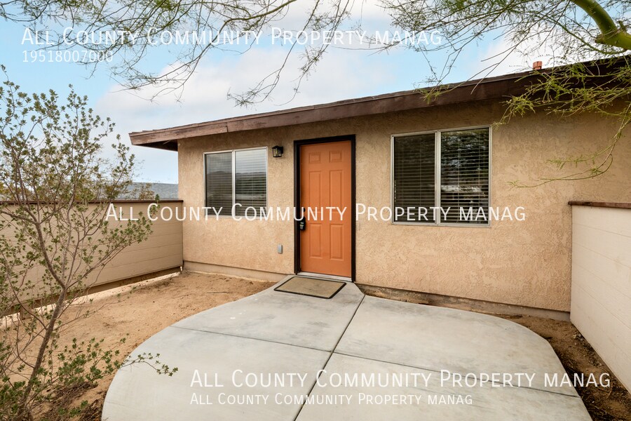 73596 Desert Trail Dr in Twentynine Palms, CA - Building Photo