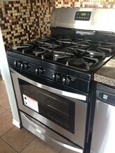 5820 Wilshire Ct in Hanover Park, IL - Building Photo - Building Photo