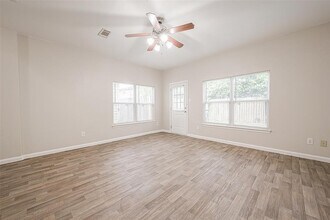 10049 Sharpton Dr in Houston, TX - Building Photo - Building Photo