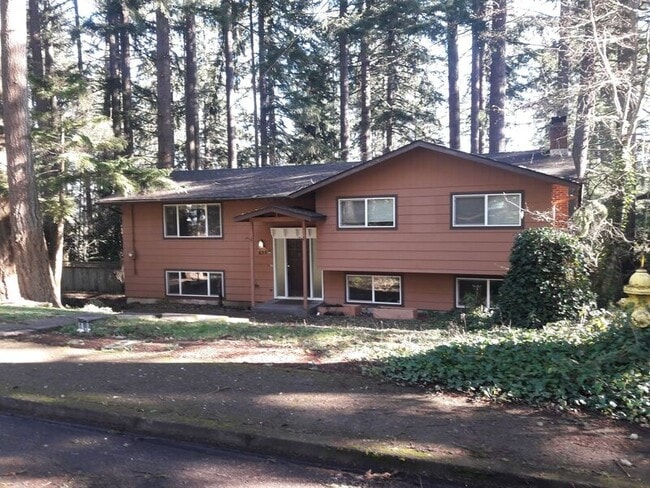 property at 635 Kingswood Ave