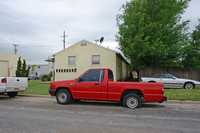 802 3rd Pl in Lubbock, TX - Foto de edificio - Building Photo