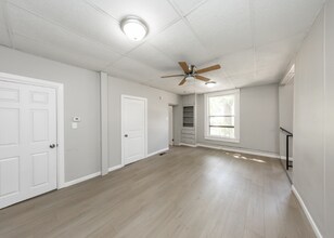 1041 Lake Ave in Pueblo, CO - Foto de edificio - Building Photo