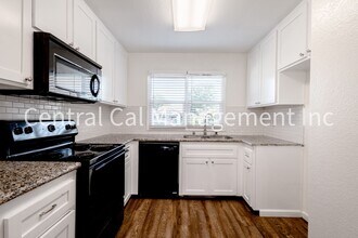 9904 Cimarron Trails Dr in Bakersfield, CA - Building Photo - Building Photo