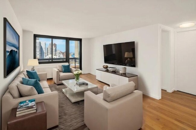 515 E 72nd St in New York, NY - Building Photo - Building Photo