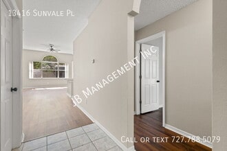 13416 Sunvale Pl in Tampa, FL - Building Photo - Building Photo