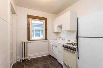 346 S Goodman St, Unit 2 in Rochester, NY - Foto de edificio - Building Photo