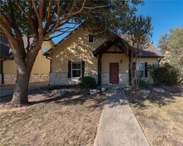 3361 Keefer Loop in College Station, TX - Building Photo
