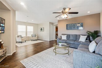 9065 Hanging Tapestry Ct in Las Vegas, NV - Building Photo - Building Photo