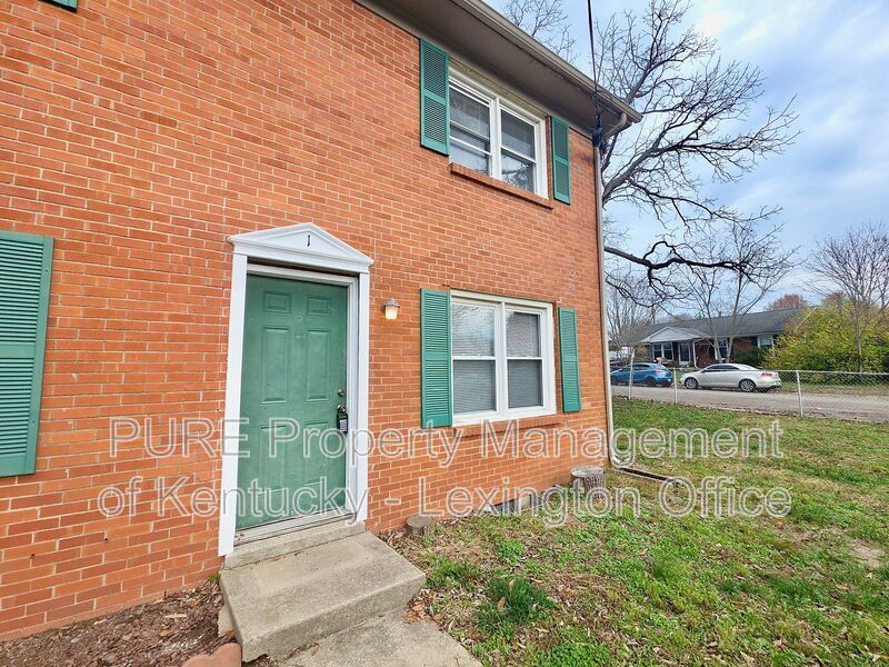 305 Lake St in Nicholasville, KY - Foto de edificio