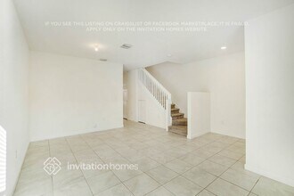 10489 W 33rd Way in Hialeah, FL - Building Photo - Building Photo