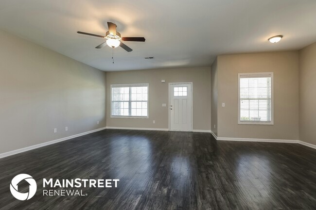 901 Beverly Ct in Spring Hill, TN - Foto de edificio - Building Photo