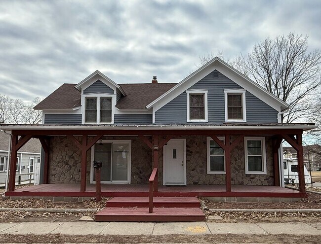 property at 400 Prairie St