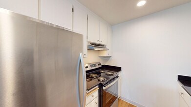 450 Alameda del Prado in Novato, CA - Building Photo - Building Photo