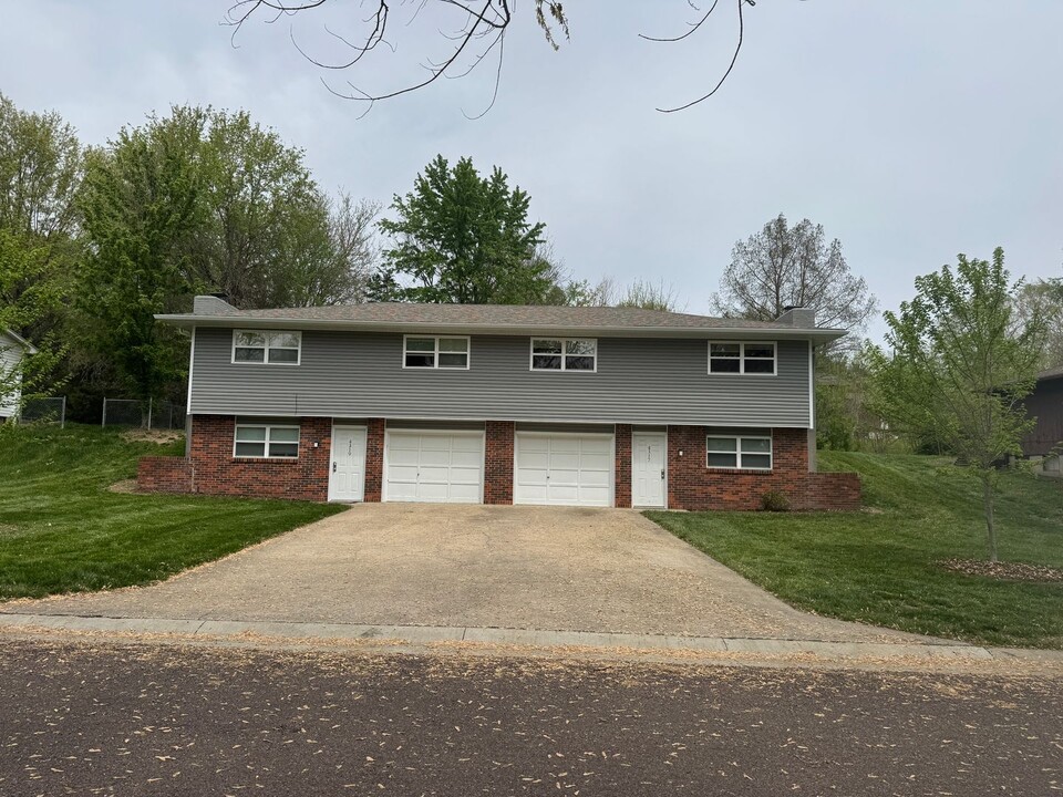 4317 W Bethany Dr in Columbia, MO - Building Photo