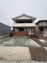 10717 Park Heights Ave in Garfield Heights, OH - Building Photo