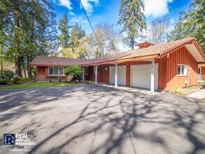 10922 Greengate Ln SW in Lakewood, WA - Building Photo - Building Photo