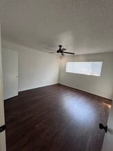 La Villa Descanso in Downey, CA - Building Photo - Building Photo