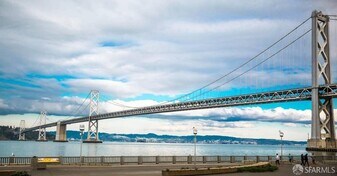 333 1st St in San Francisco, CA - Building Photo