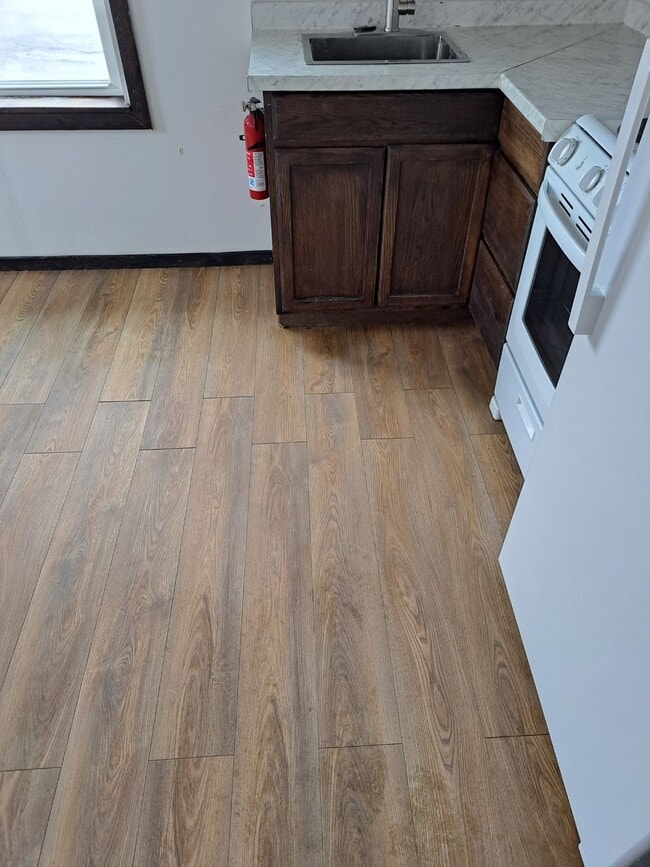 357 Main St in Madawaska, ME - Foto de edificio - Building Photo