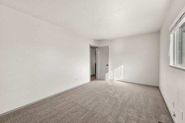 330 Putnam Dr in Colorado Springs, CO - Building Photo - Building Photo