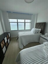 5161 Collins Ave, Unit 1717 in Miami Beach, FL - Building Photo - Building Photo