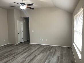 4717 Pyrope Ln in Oklahoma City, OK - Building Photo - Building Photo