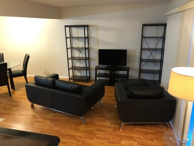 8315 Karam Blvd, Unit 8315 in Warren, MI - Building Photo - Building Photo
