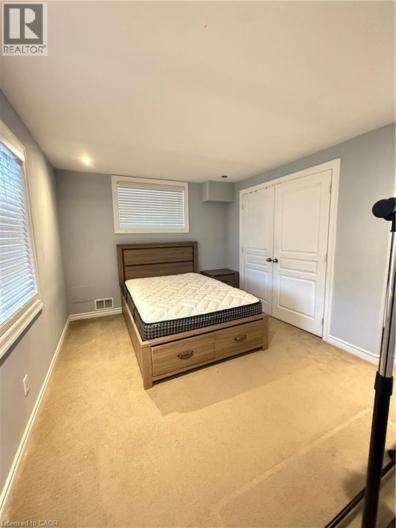 119 Newcastle Dr in Kitchener, ON - Building Photo - Building Photo