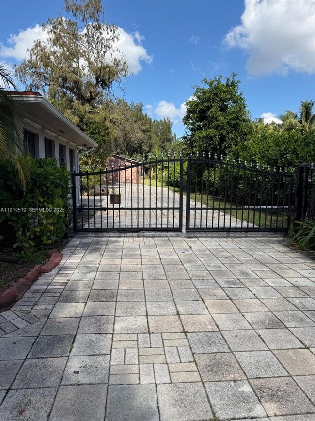 property at 5461 W Broward Blvd