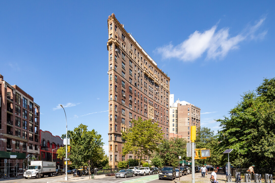 47 Plaza St W in Brooklyn, NY - Foto de edificio