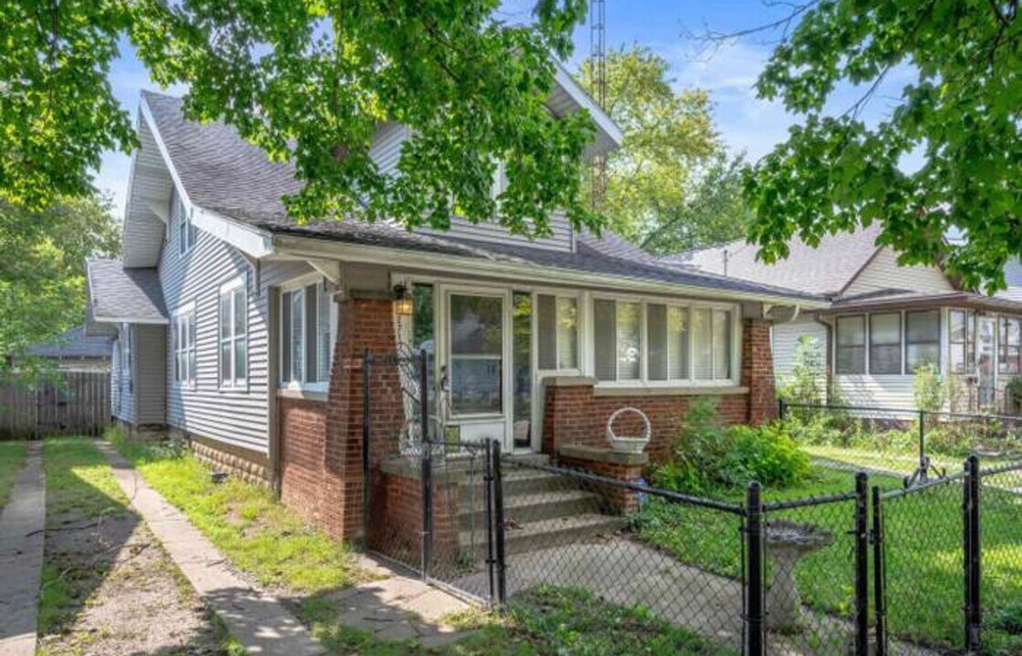 2715 S Walnut St in Muncie, IN - Building Photo