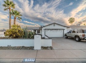 2609 E Aster Dr in Phoenix, AZ - Building Photo