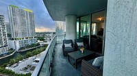 90 SW 3rd St, Unit 2113 in Miami, FL - Building Photo - Building Photo