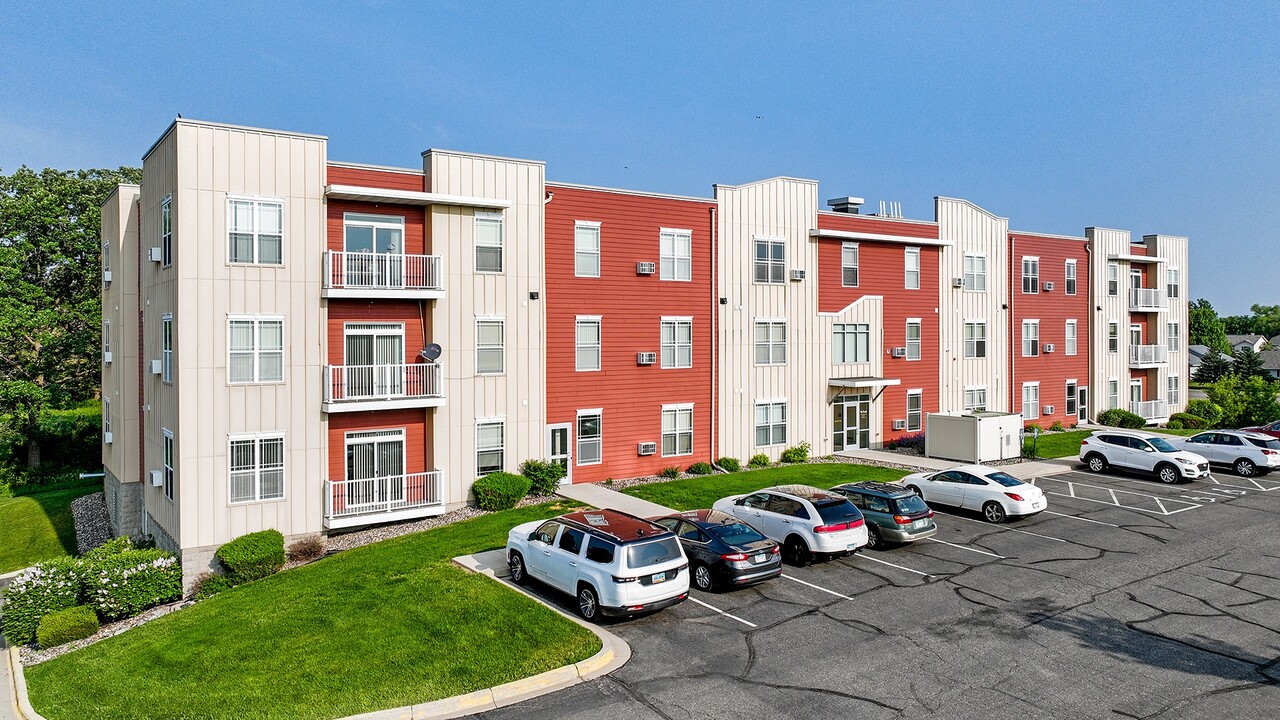 The Ponds at Heritage Place in Sartell, MN - Building Photo