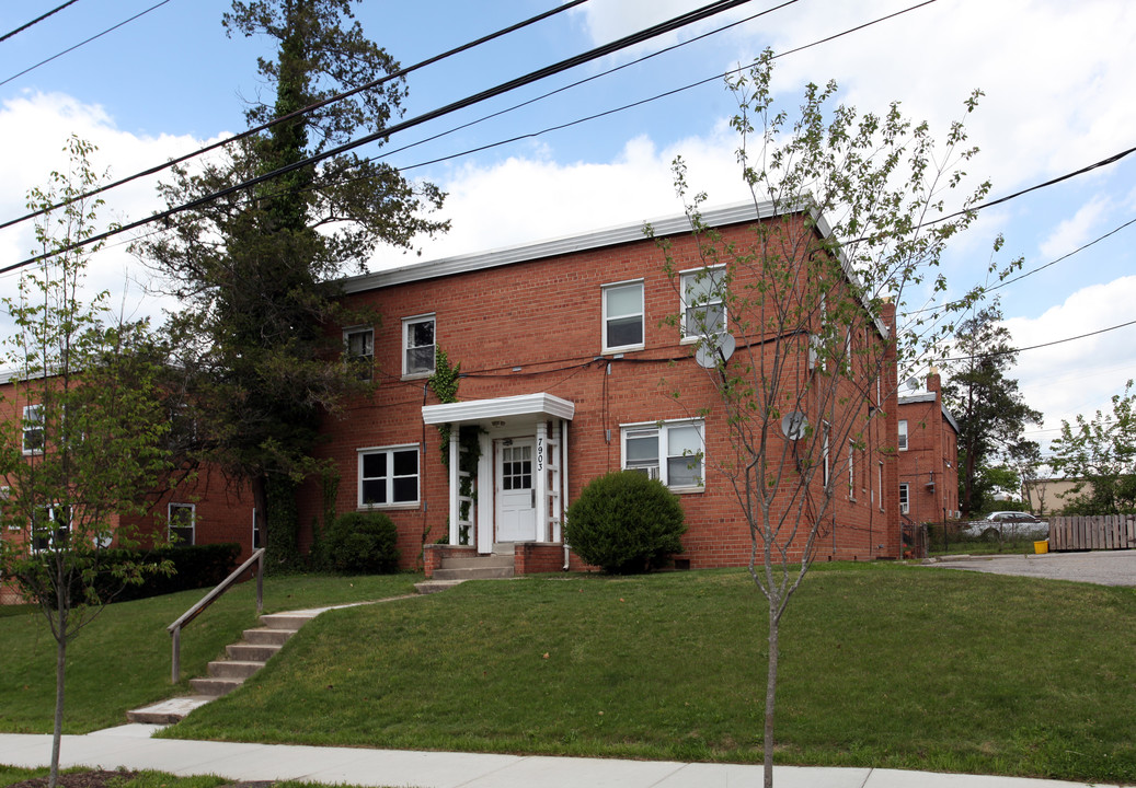 7903 Lockney Ave in Takoma Park, MD - Building Photo