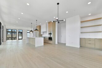 14 Green St, Unit PH2 in Boston, MA - Building Photo - Building Photo