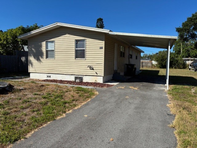 4323 E Drake Blvd in Bradenton, FL - Building Photo - Building Photo