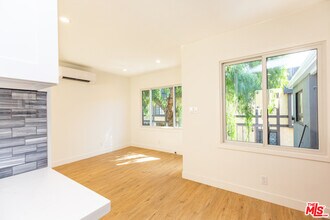 1328 19th St-Unit -D in Santa Monica, CA - Building Photo - Building Photo