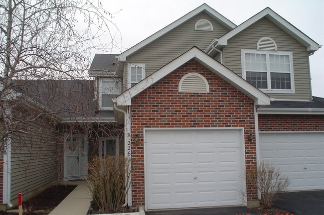 property at 226 Grandview Ct