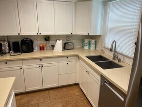 6728 Solita Ave in San Diego, CA - Building Photo - Building Photo